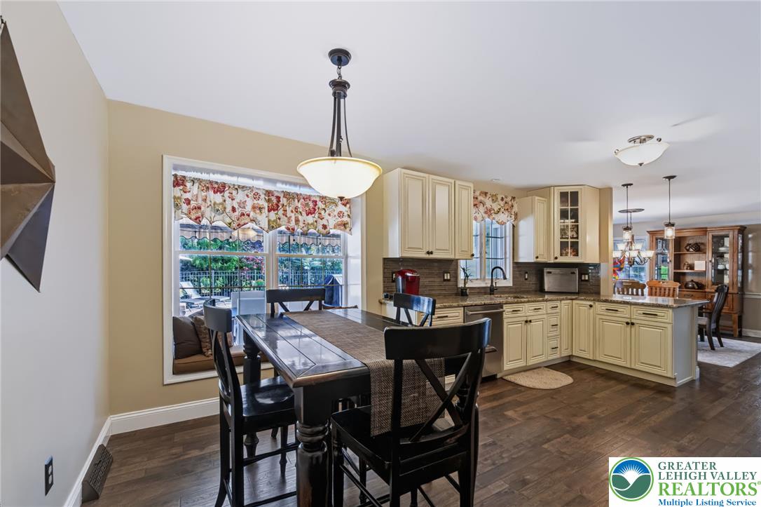 5041 Bridlepath Drive Property Photo 14