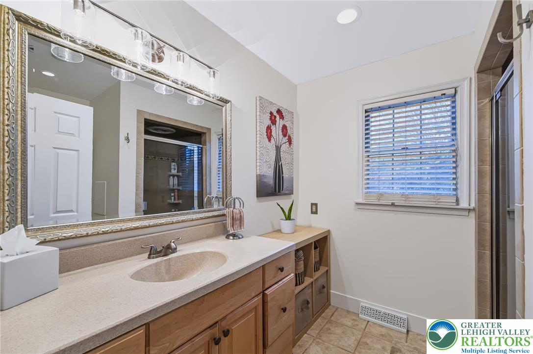 5041 Bridlepath Drive Property Photo 19