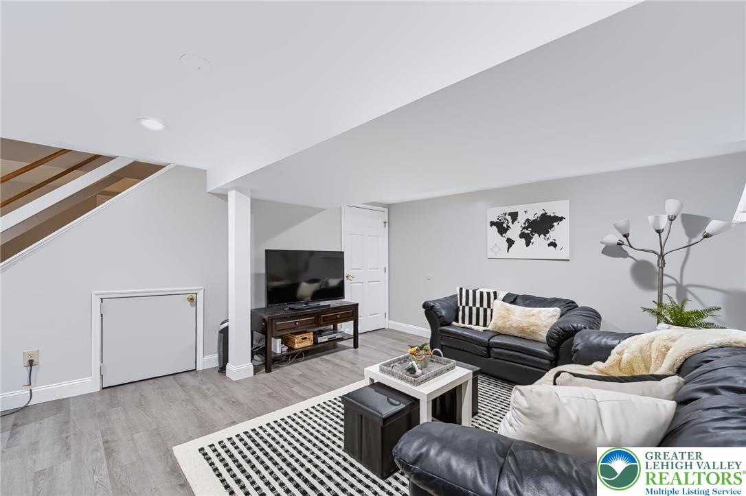5041 Bridlepath Drive Property Photo 30