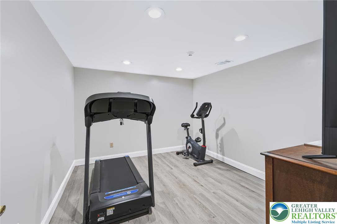 5041 Bridlepath Drive Property Photo 32