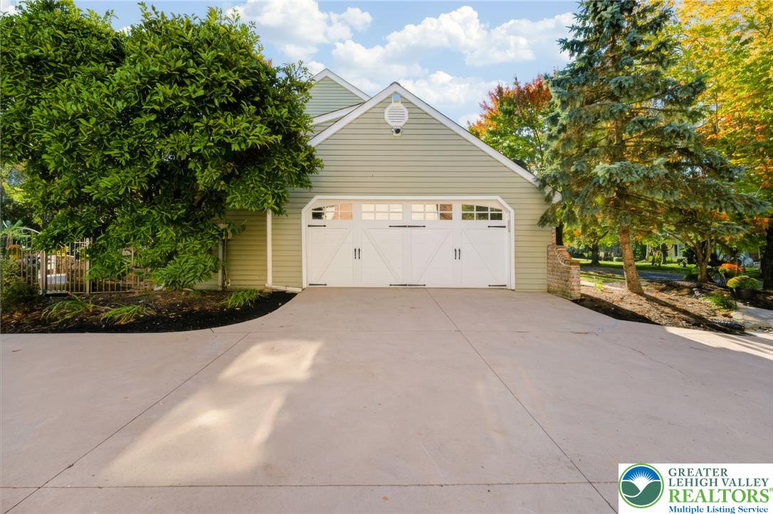 5041 Bridlepath Drive Property Photo 42