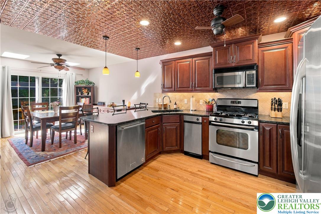 2077 Rolling Meadow Drive Property Photo 12