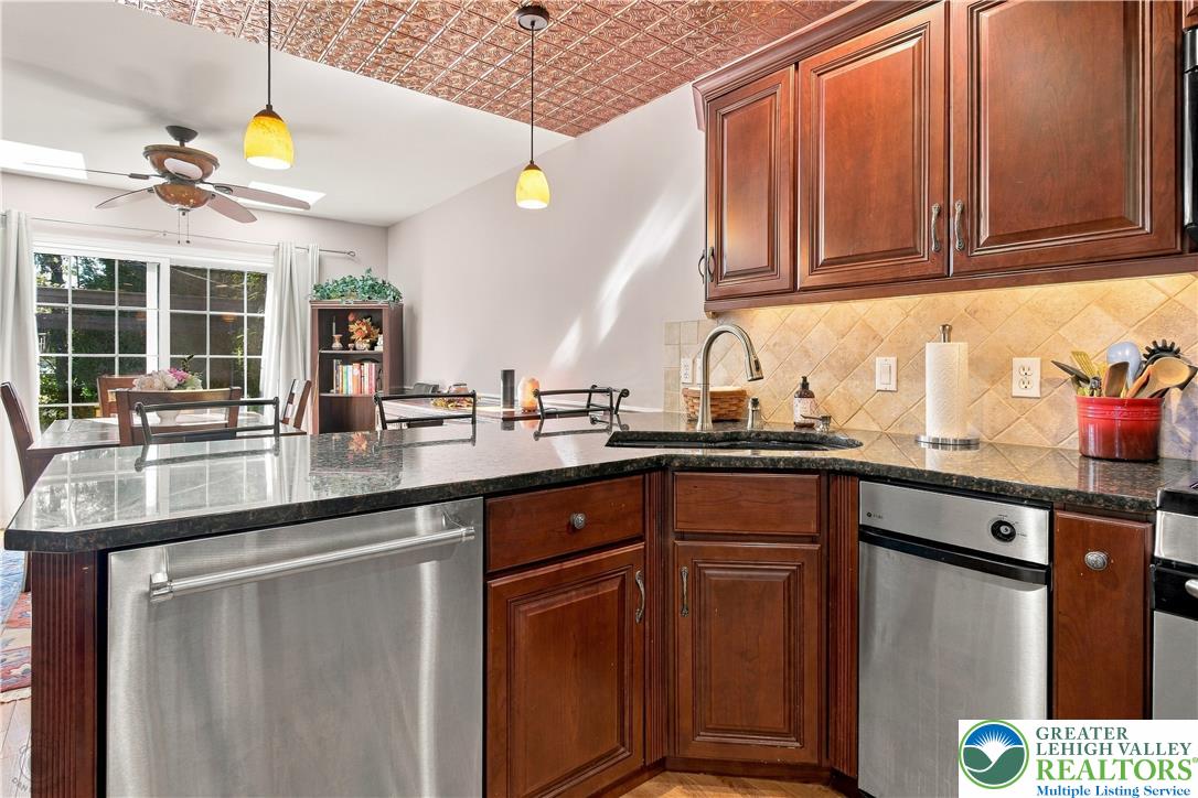 2077 Rolling Meadow Drive Property Photo 14