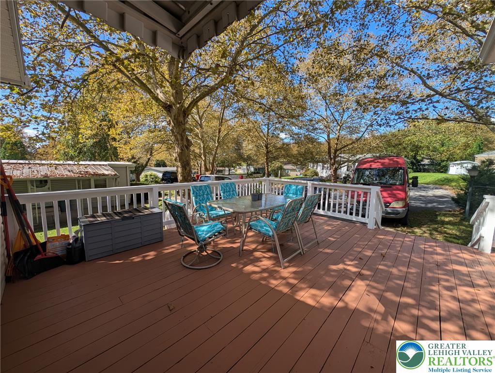 5 Edgewood Court Property Photo 4