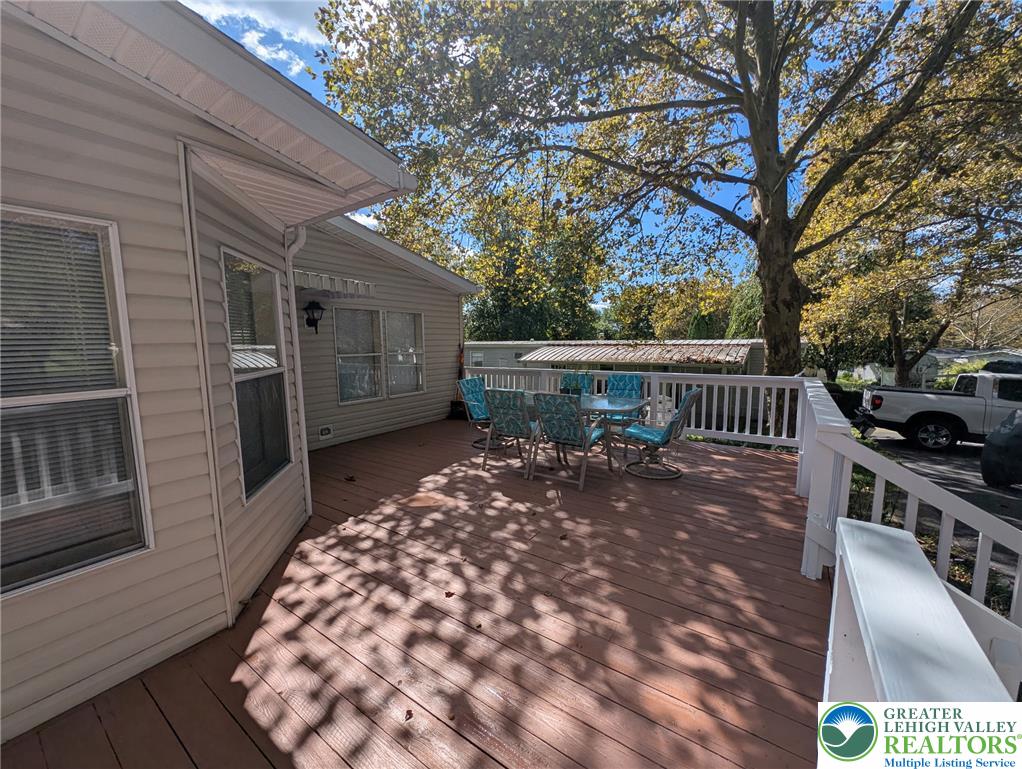 5 Edgewood Court Property Photo 5