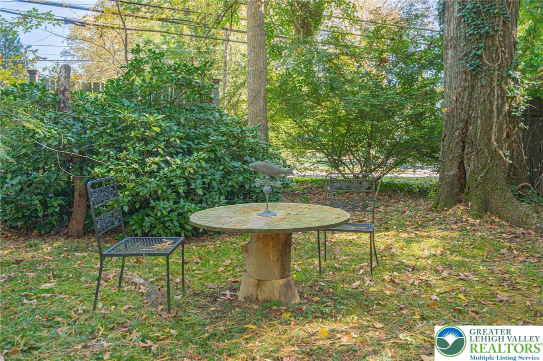 2929 Center Street Property Photo 6