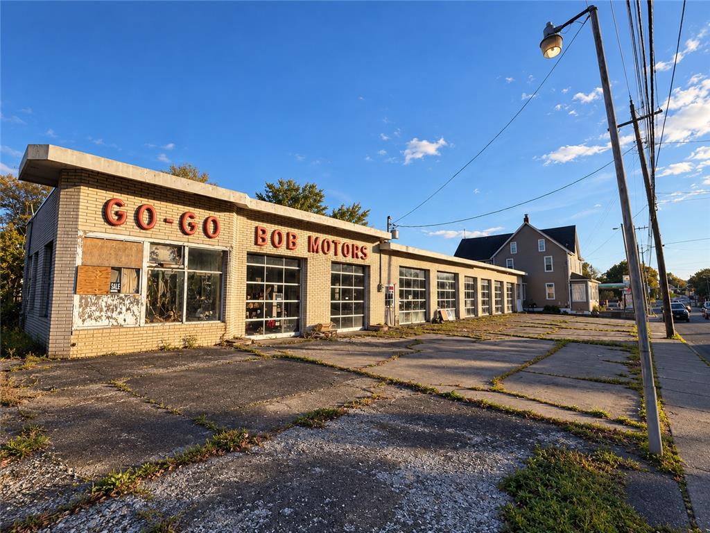 207 Broadway Property Photo 1
