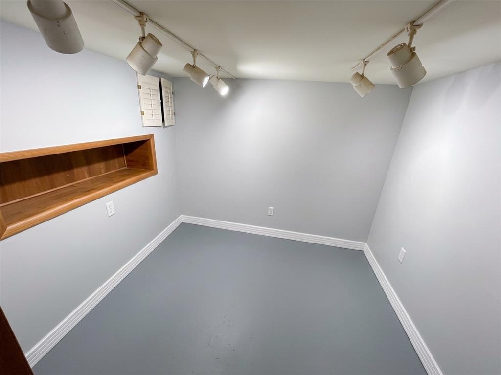 1827 Hay Terrace Property Photo 20