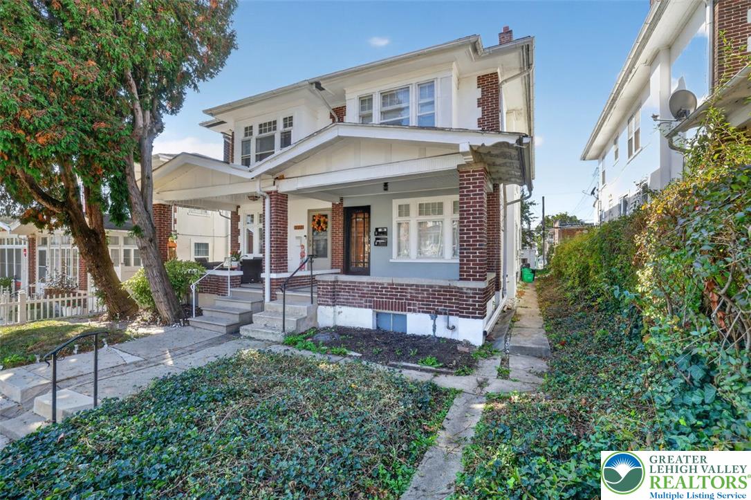 230 15th Street Property Photo 1