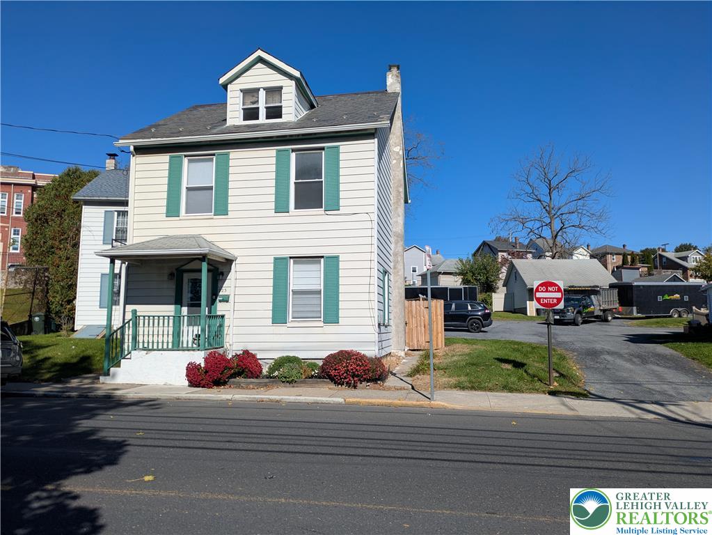 223 East Main Street Property Photo 1