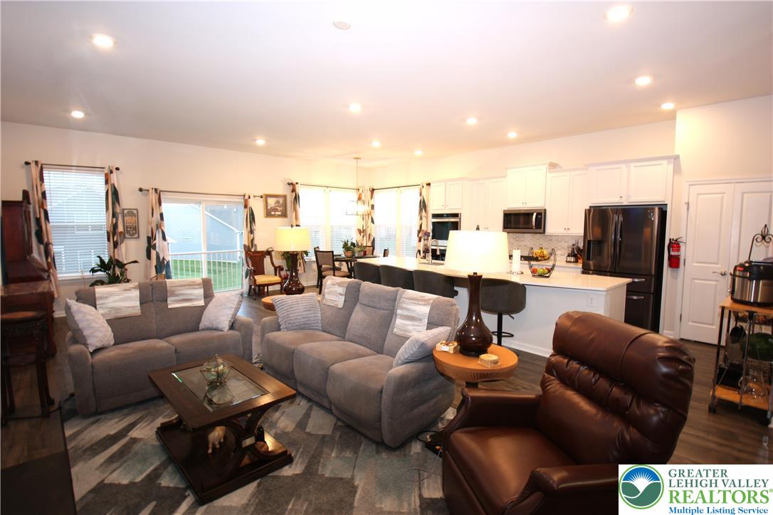8157 Century Boulevard Property Photo 7