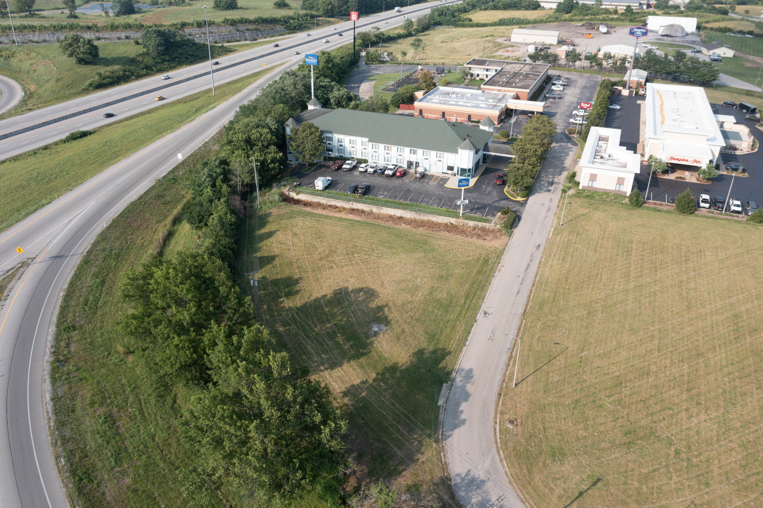 800 Interstate Drive Property Photo 3