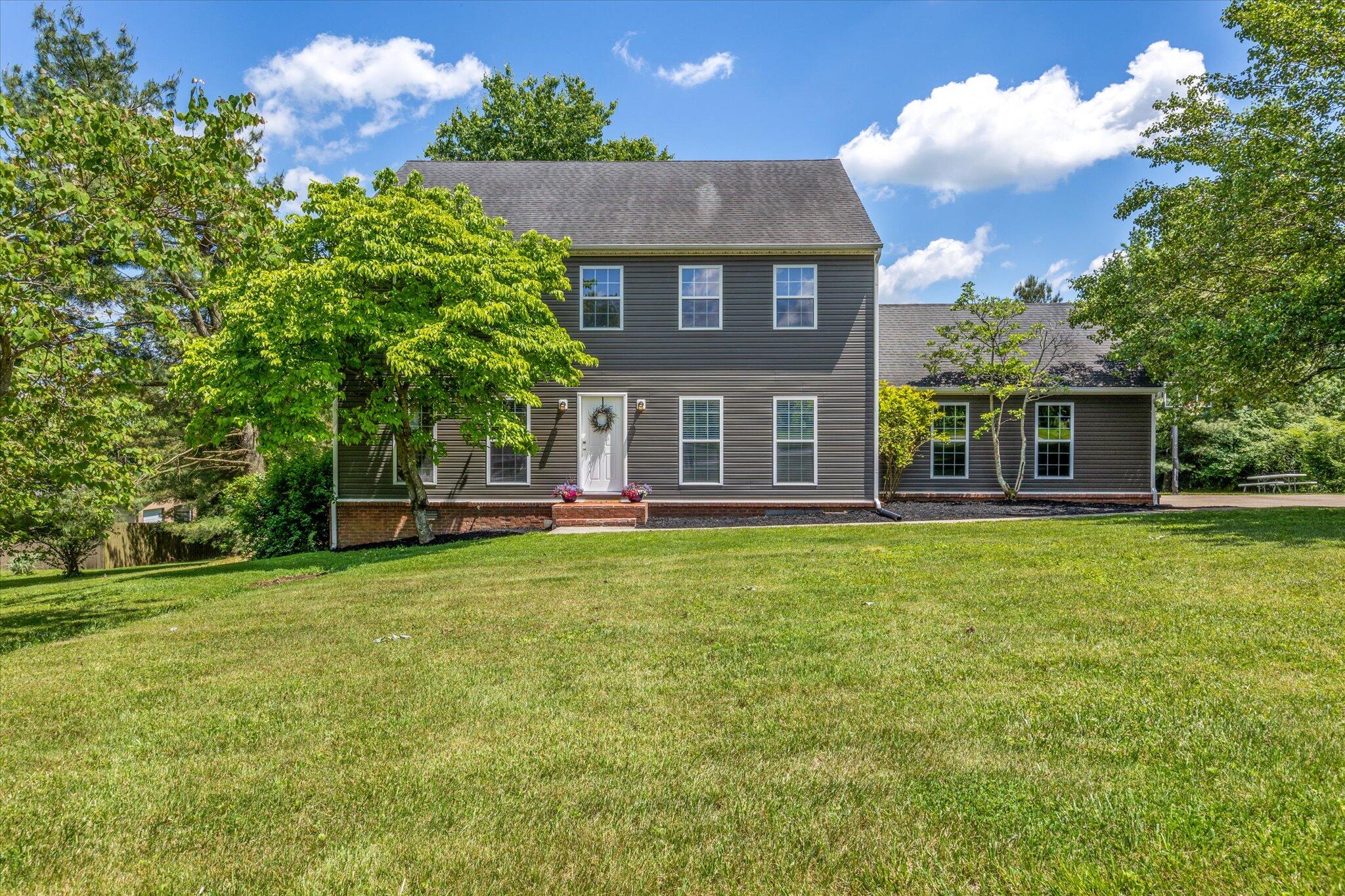 1060 Walnut Grove Circle Property Photo 1