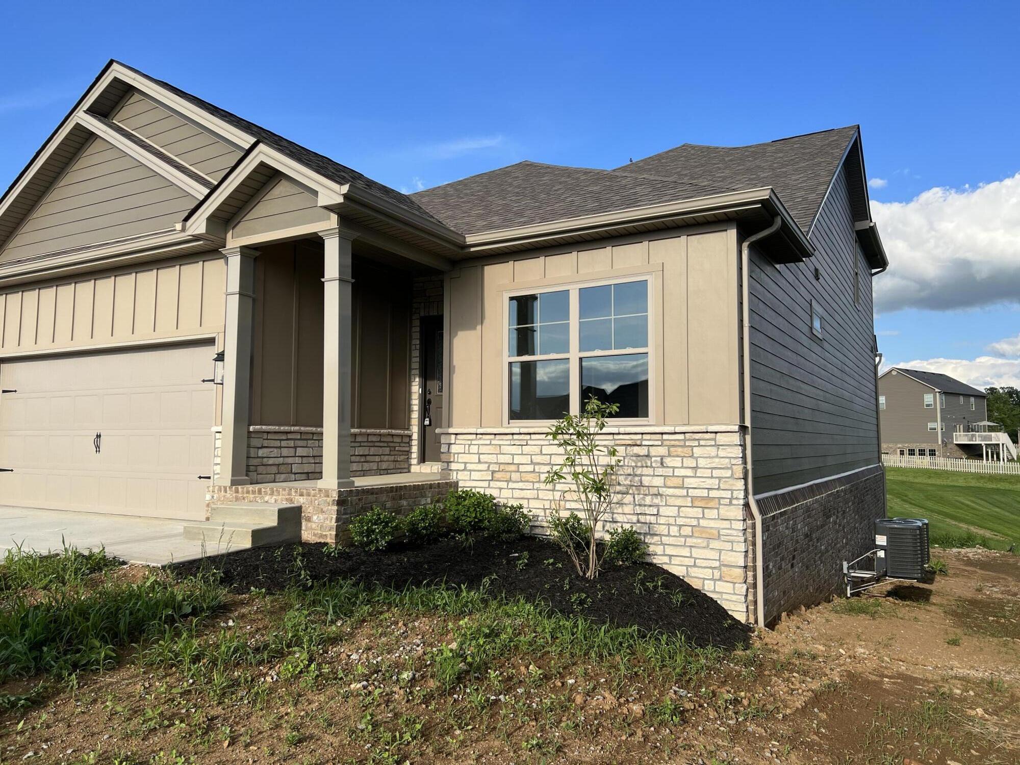 129 Hickory Grove Property Photo 3