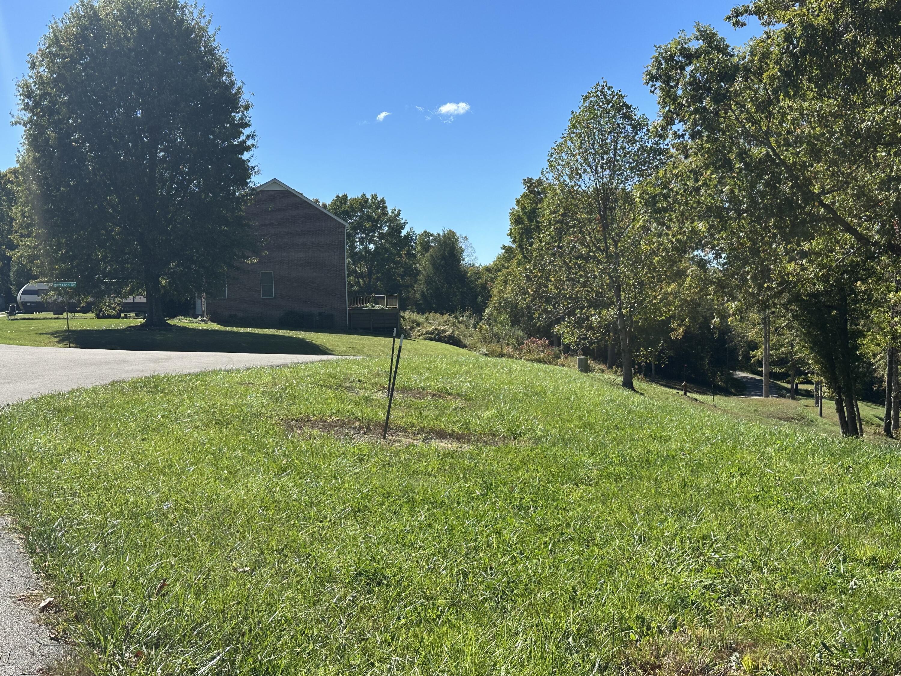 23 Deep Wood Drive Property Photo 8
