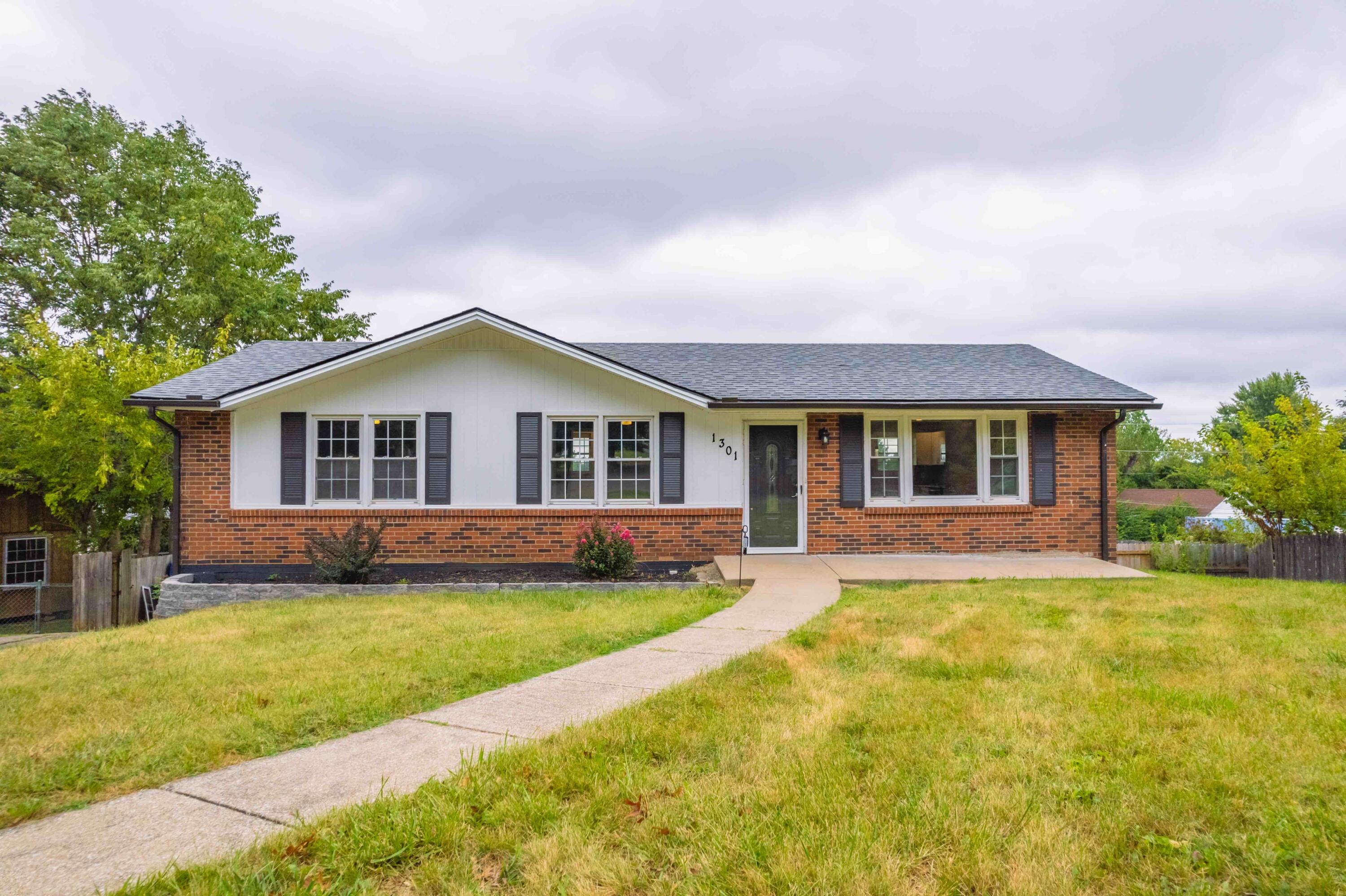 1301 Swoonalong Court Property Photo 1