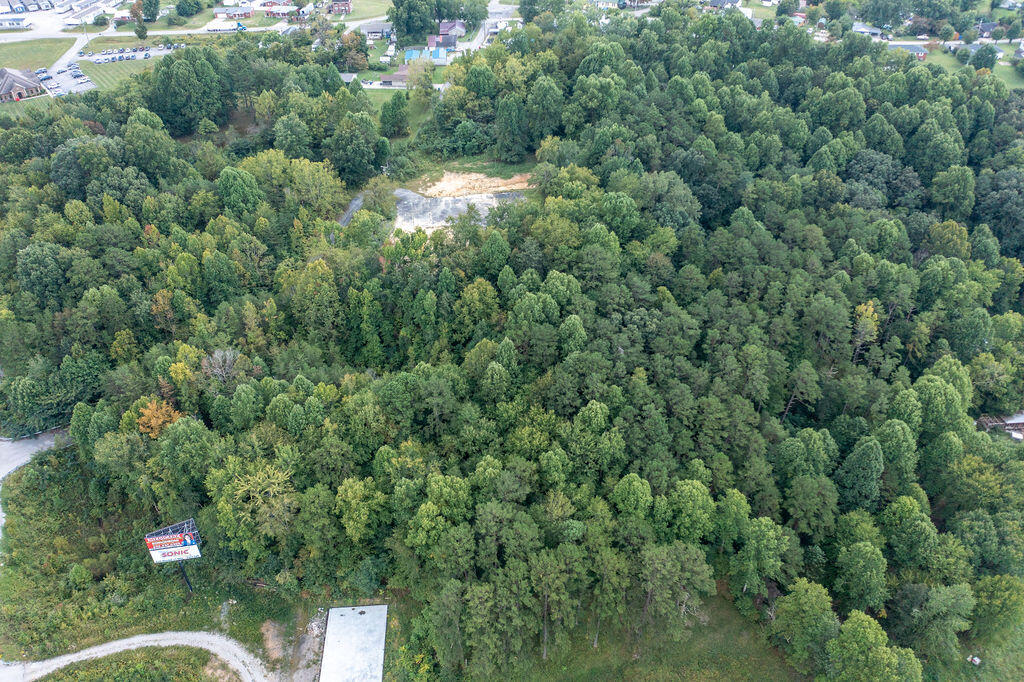 141 E Cumberland Gap Parkway Property Photo 4