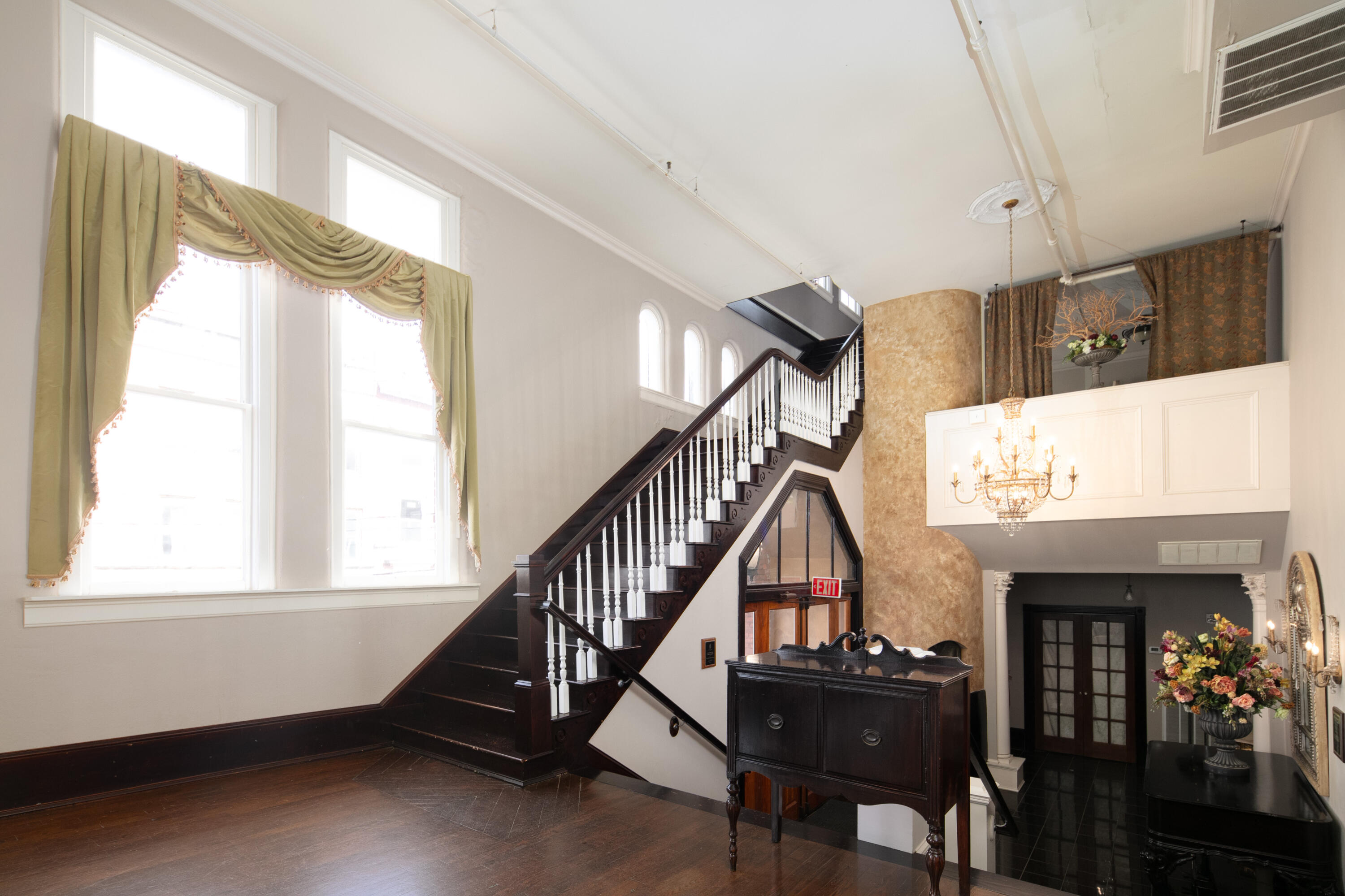 101 S Main Property Photo 2
