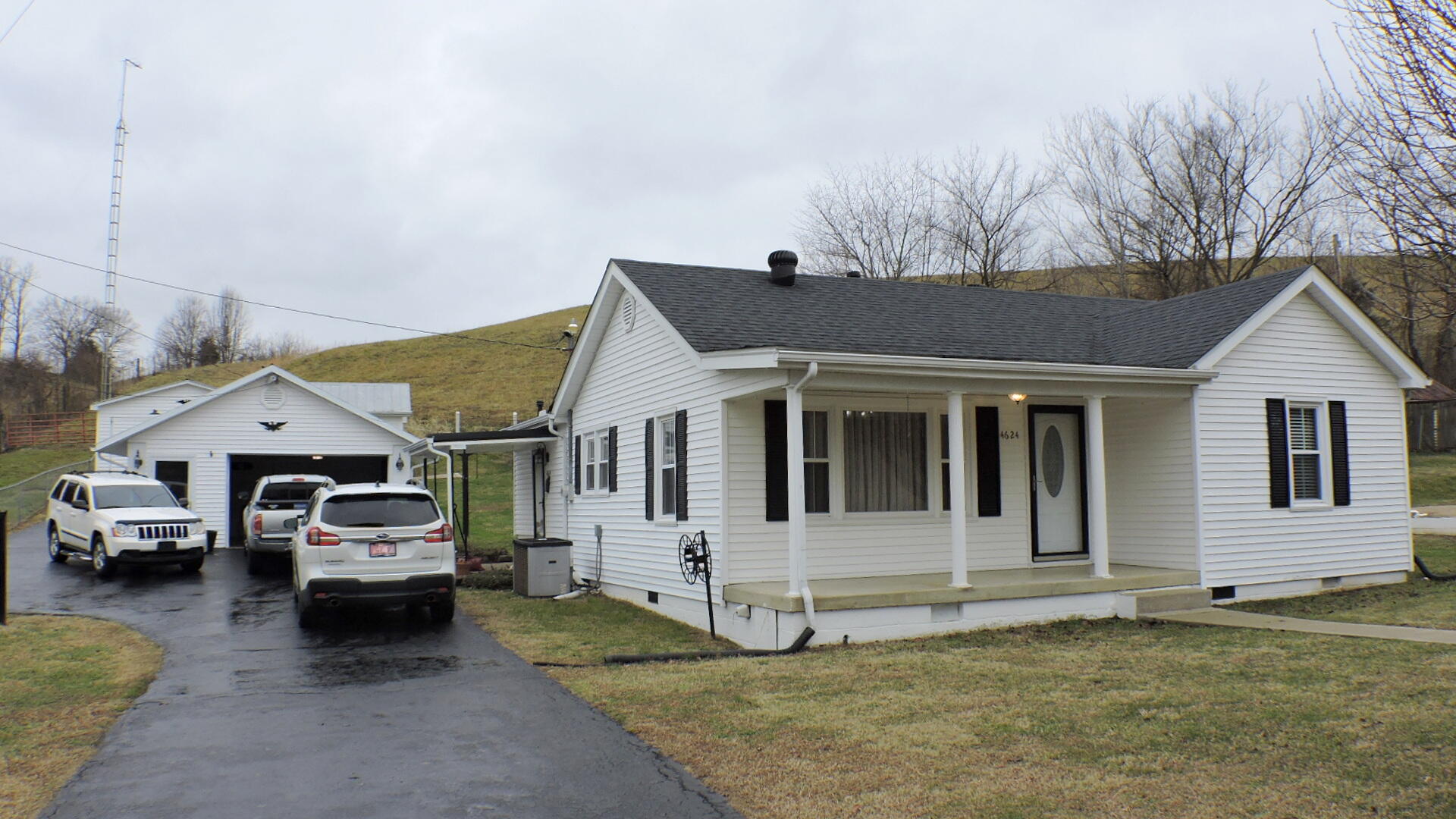 4624 Levee Road Property Photo 1