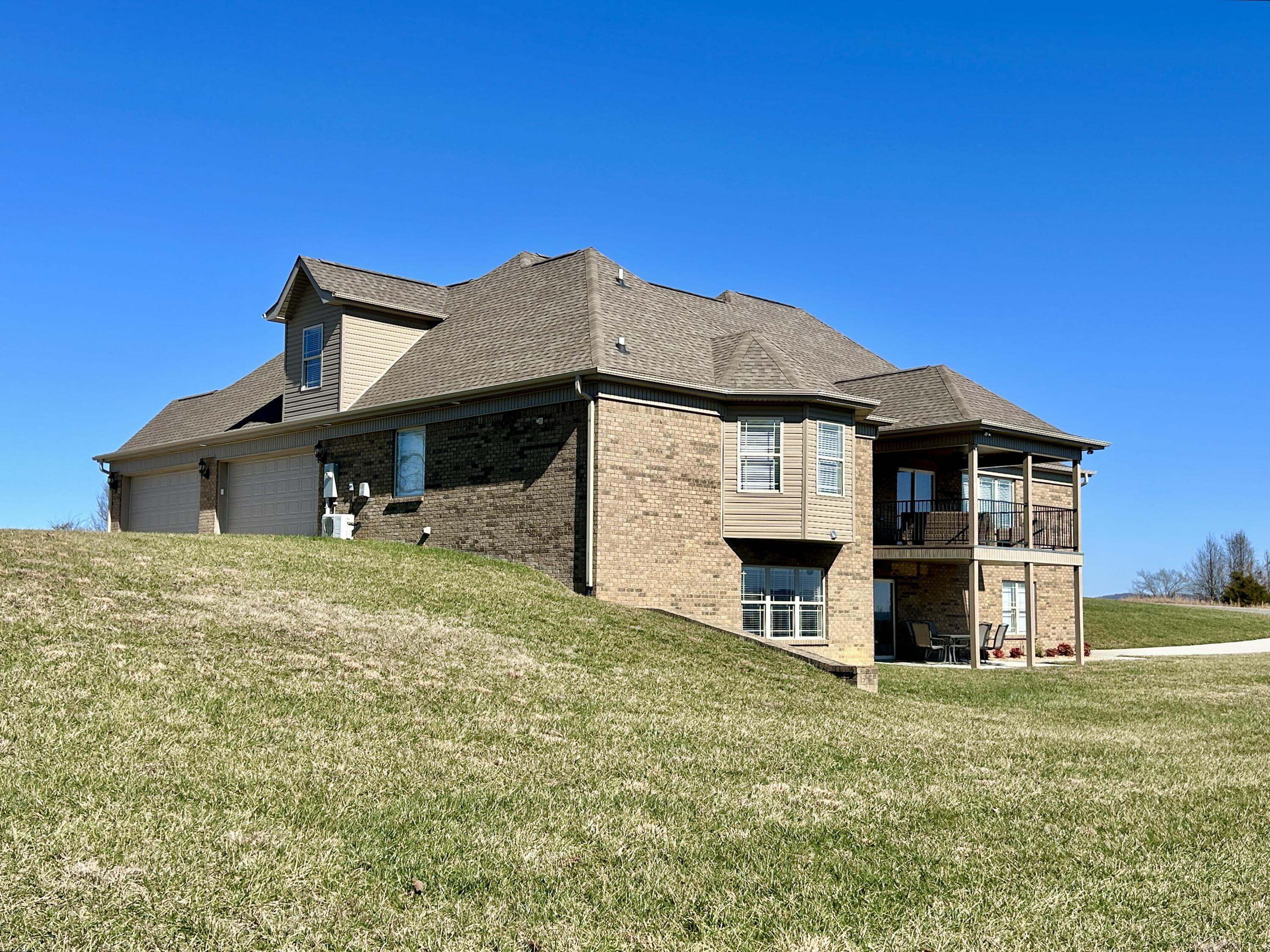 24 Shimmering Moon Drive Property Photo 9