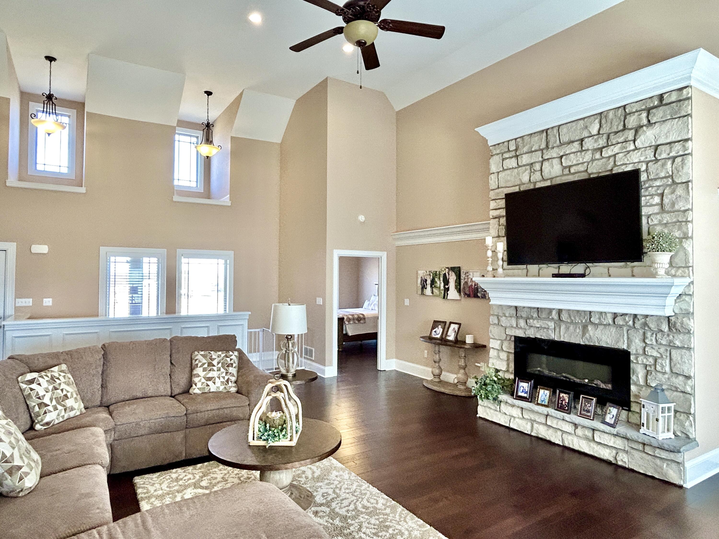 24 Shimmering Moon Drive Property Photo 18