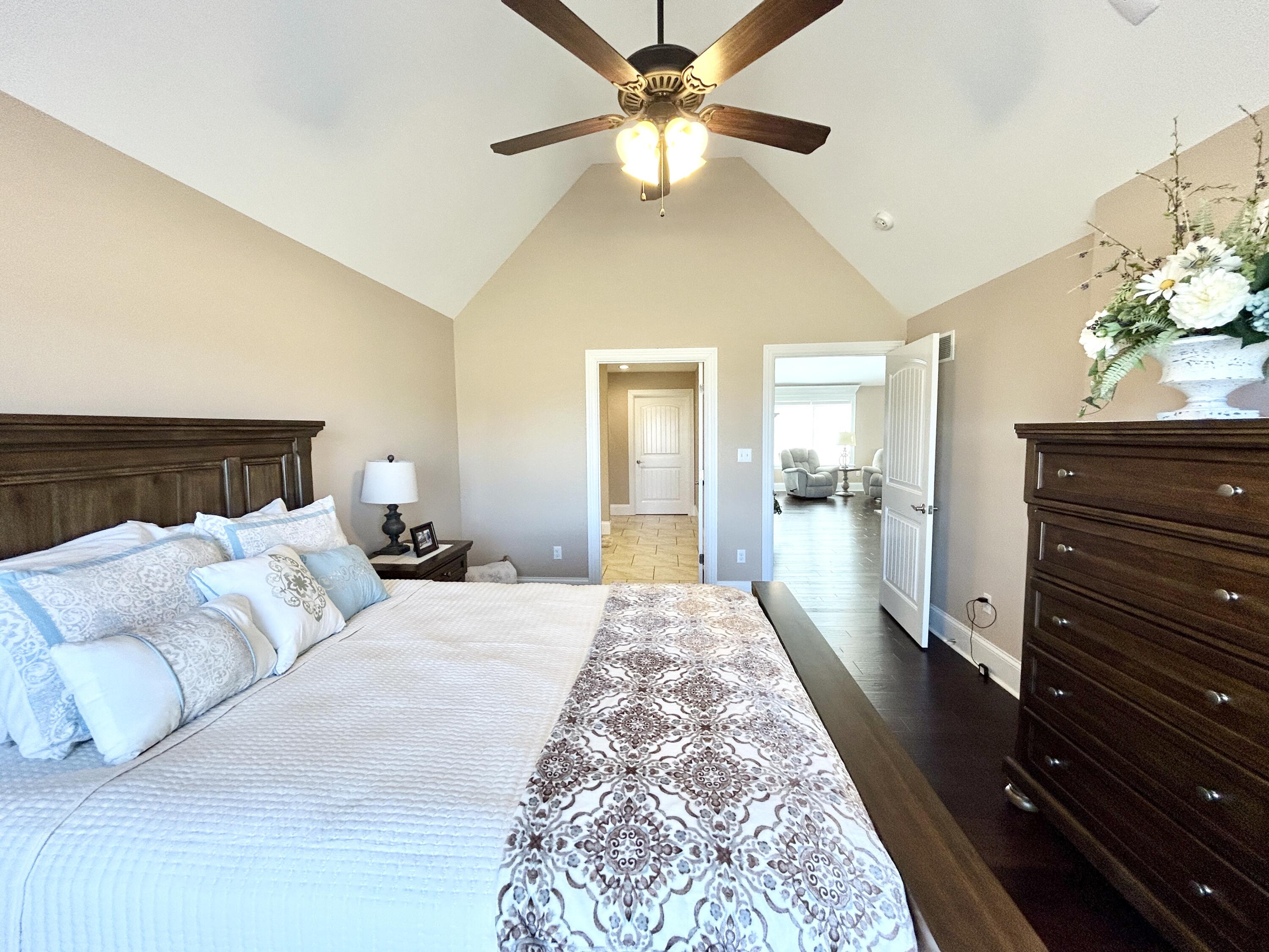 24 Shimmering Moon Drive Property Photo 42