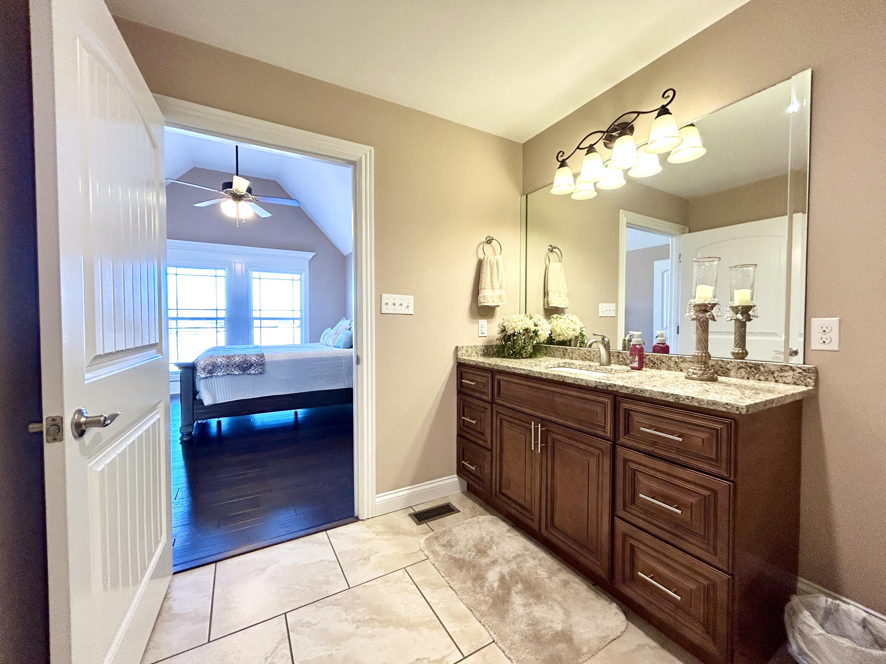 24 Shimmering Moon Drive Property Photo 45