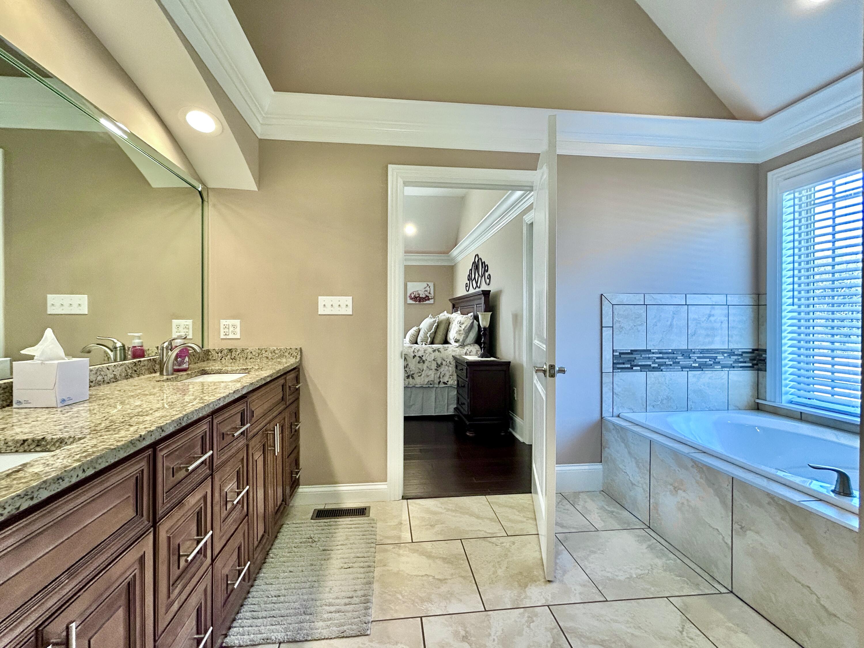 24 Shimmering Moon Drive Property Photo 61
