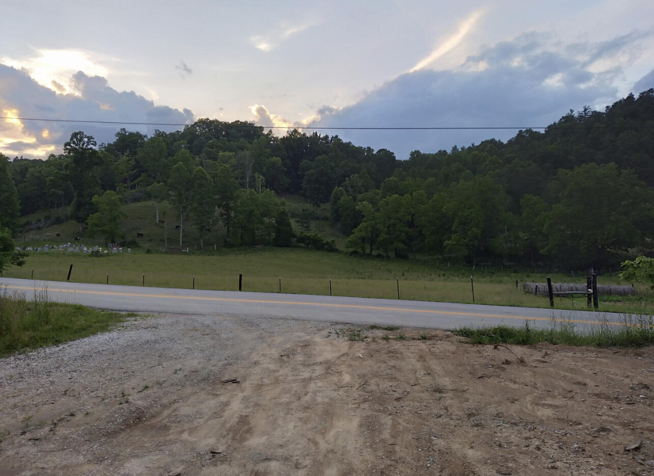 1737 High Rock Road Property Photo 4