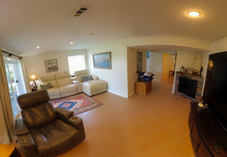 14009 Harbour Place Property Photo 14