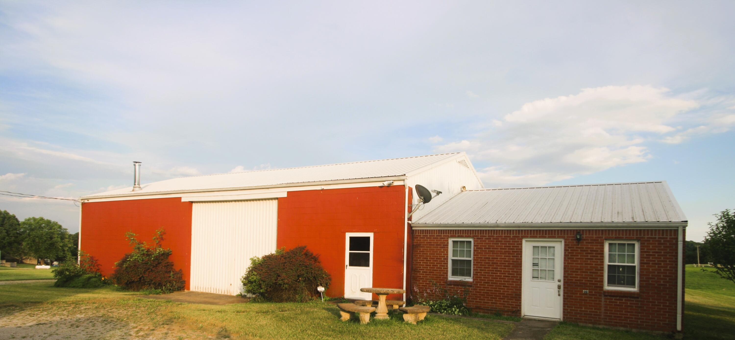 5689 State Hwy 290 Property Photo 14