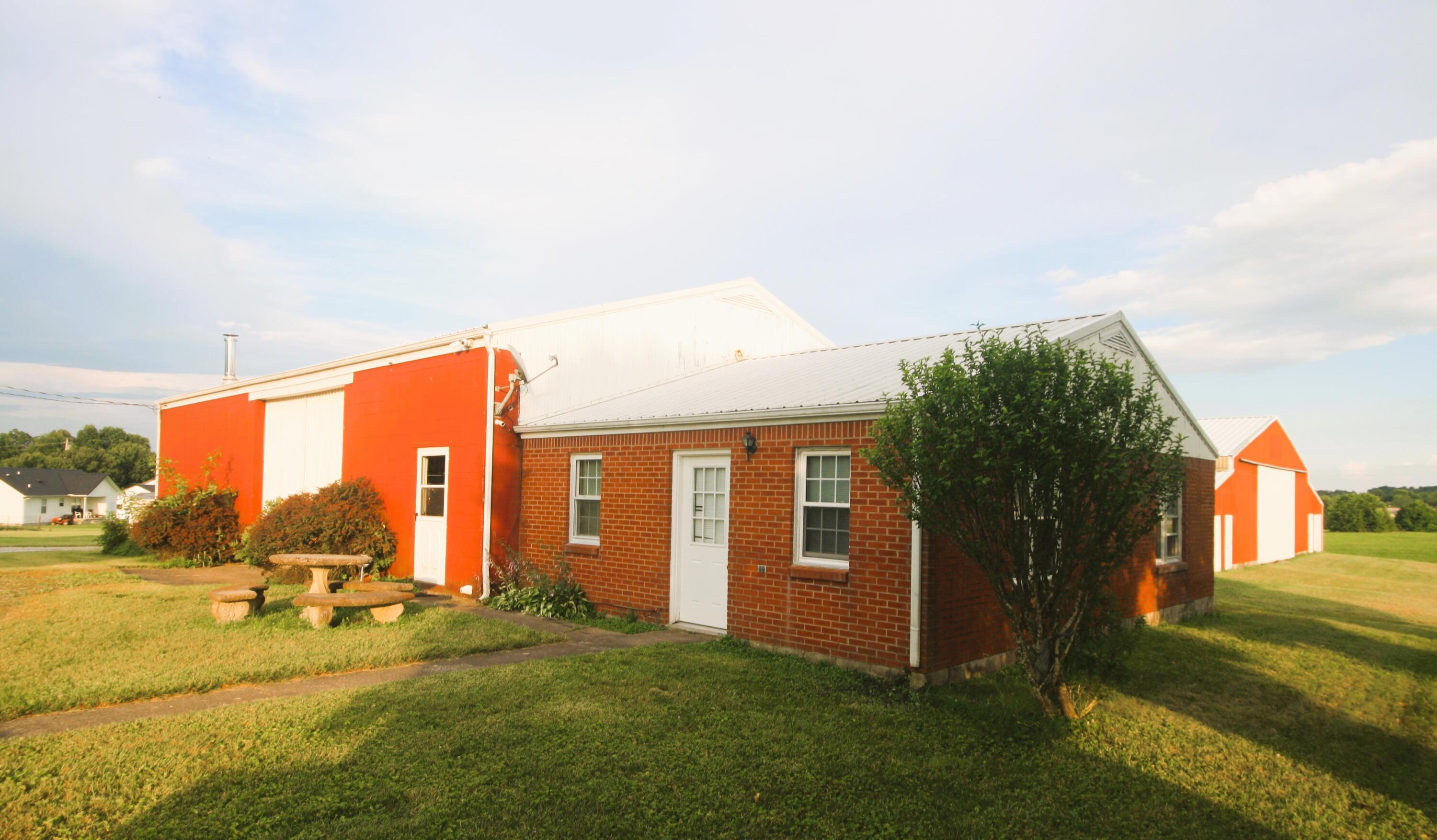 5689 State Hwy 290 Property Photo 16