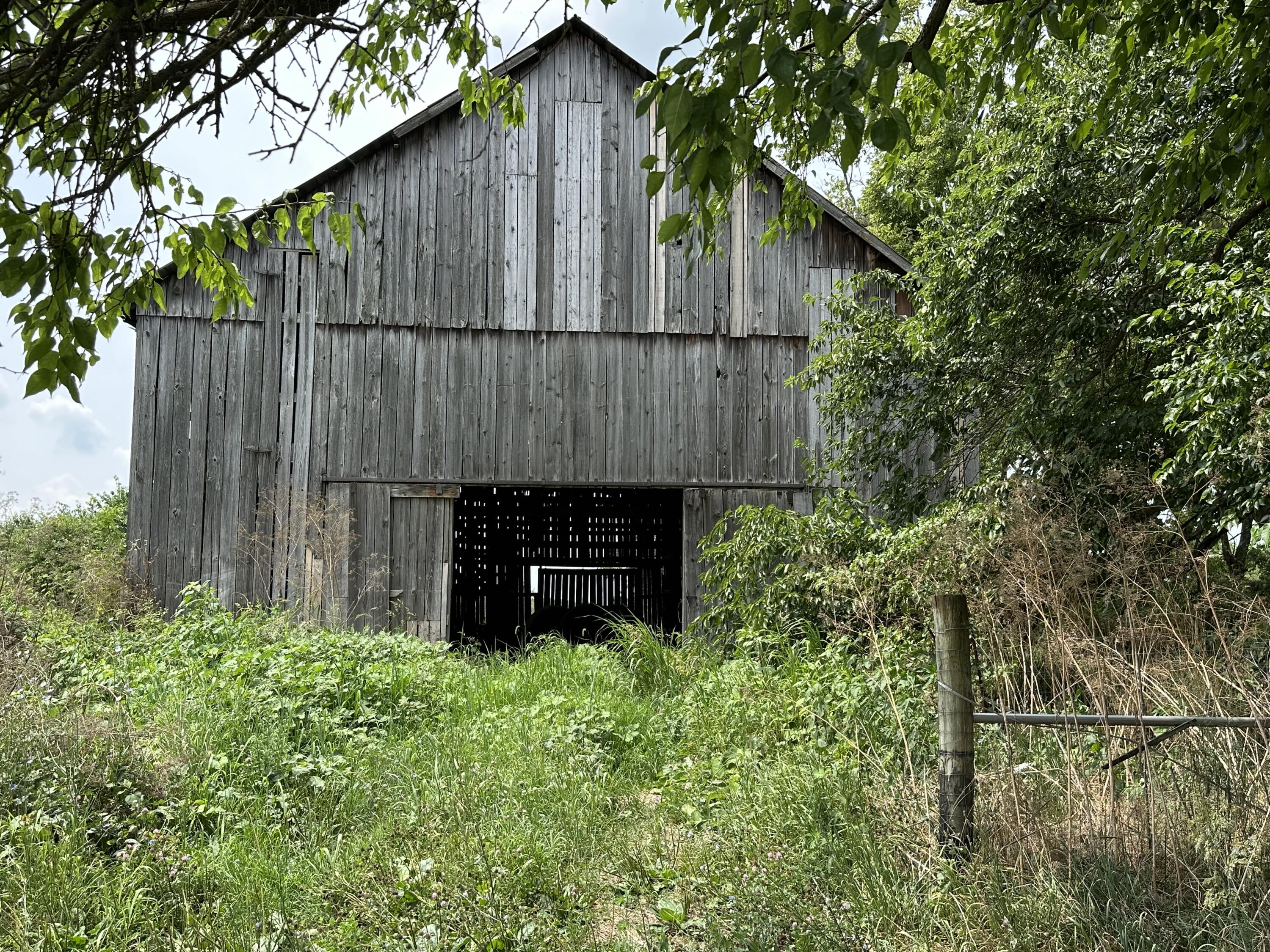 1099 Lloyd Road Property Photo 3