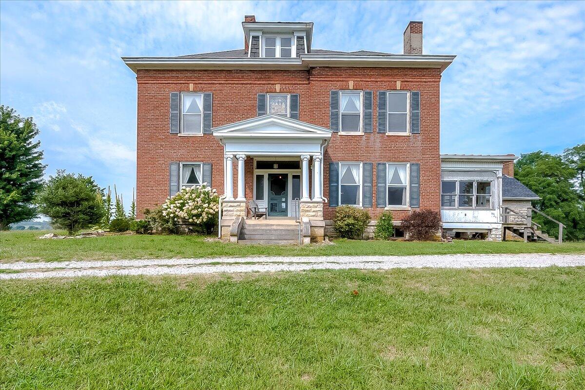 2888 Bardstown Road Property Photo 1