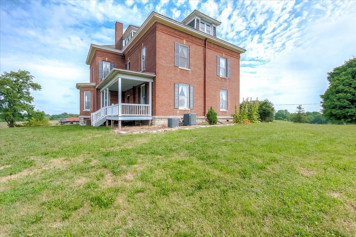 2888 Bardstown Road Property Photo 3
