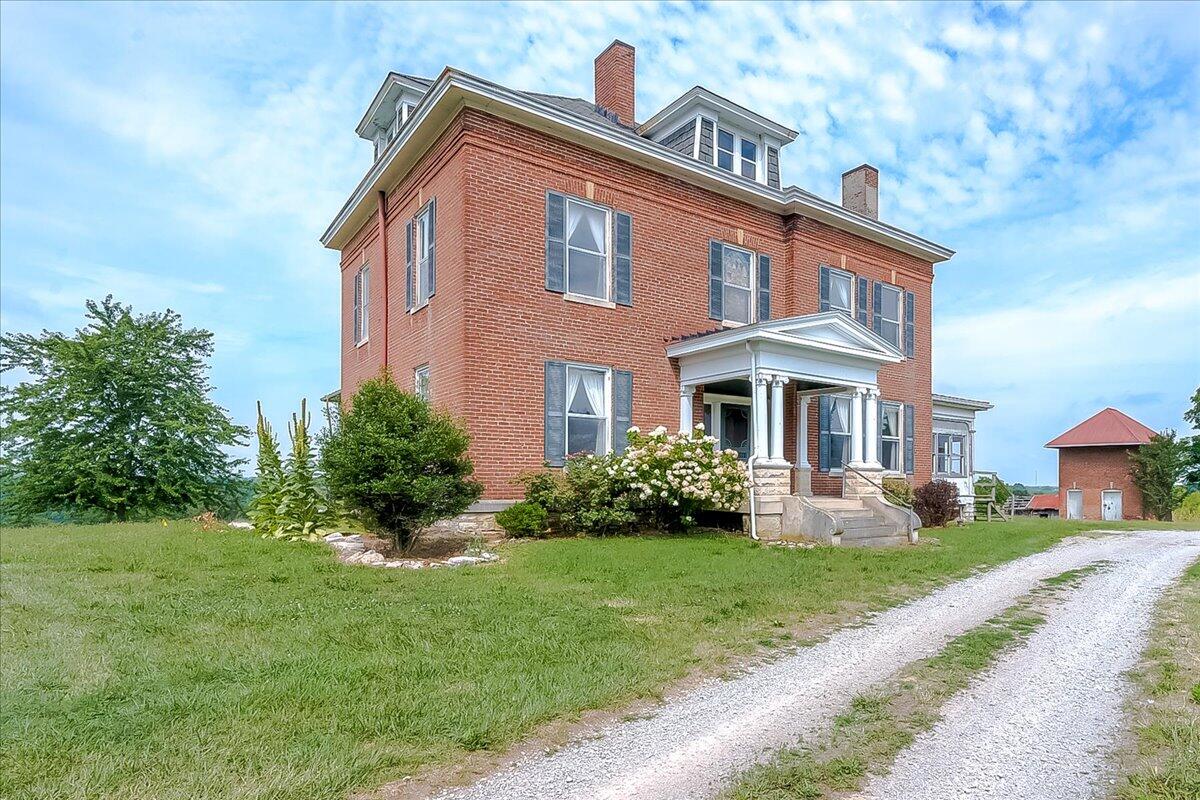 2888 Bardstown Road Property Photo 2