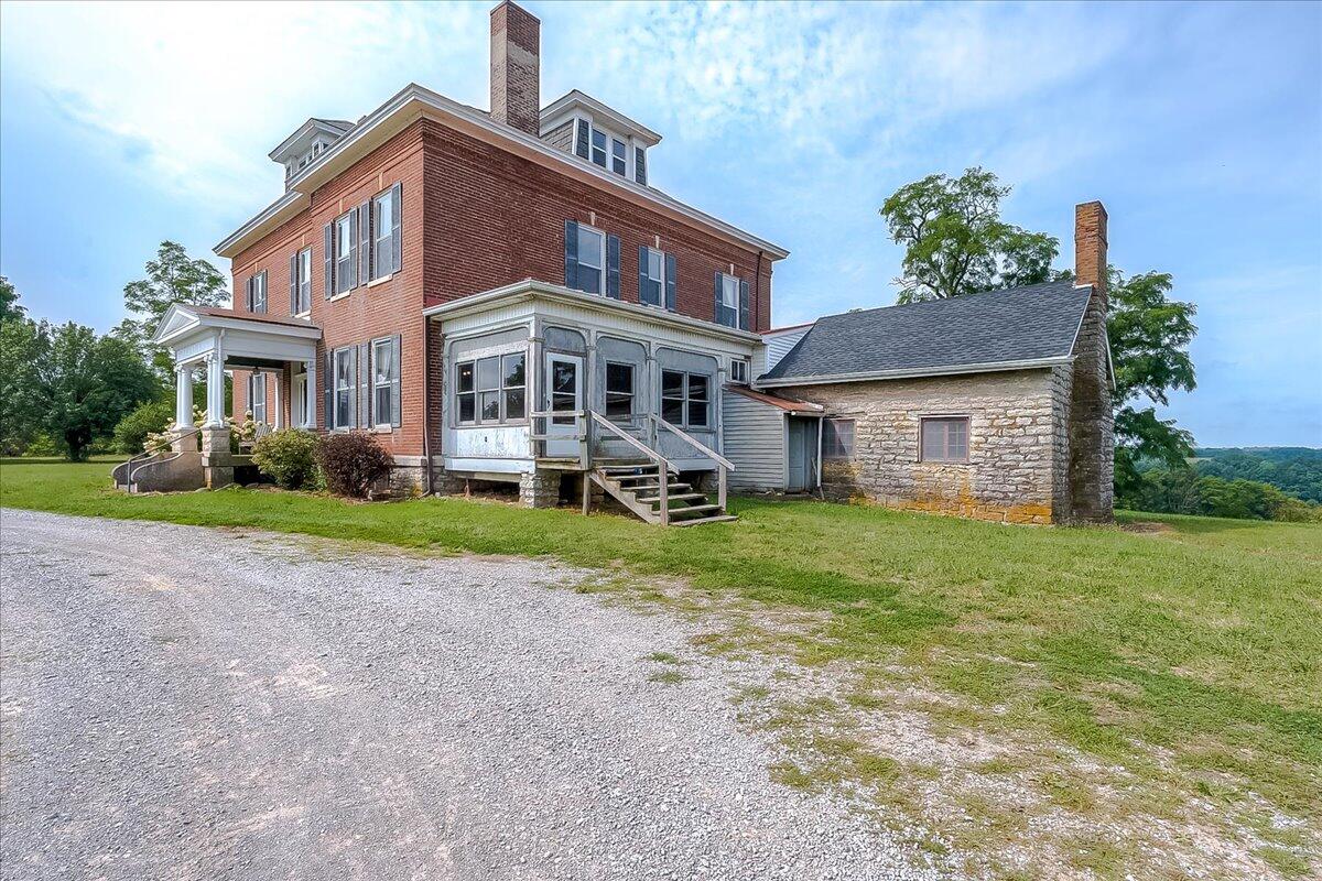 2888 Bardstown Road Property Photo 4