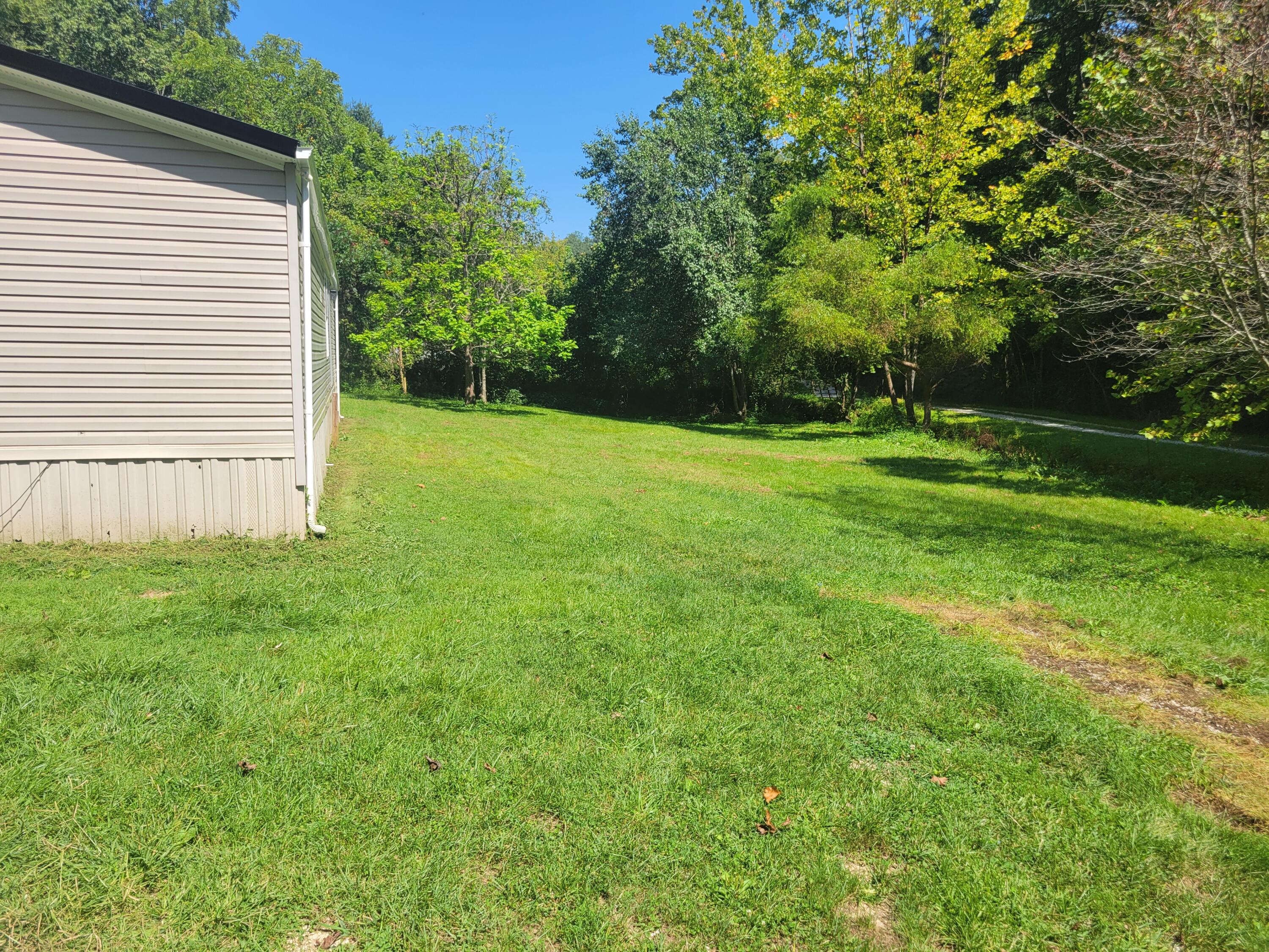 150 E Right Fork- Sugar Camp Road Drive Property Photo 12