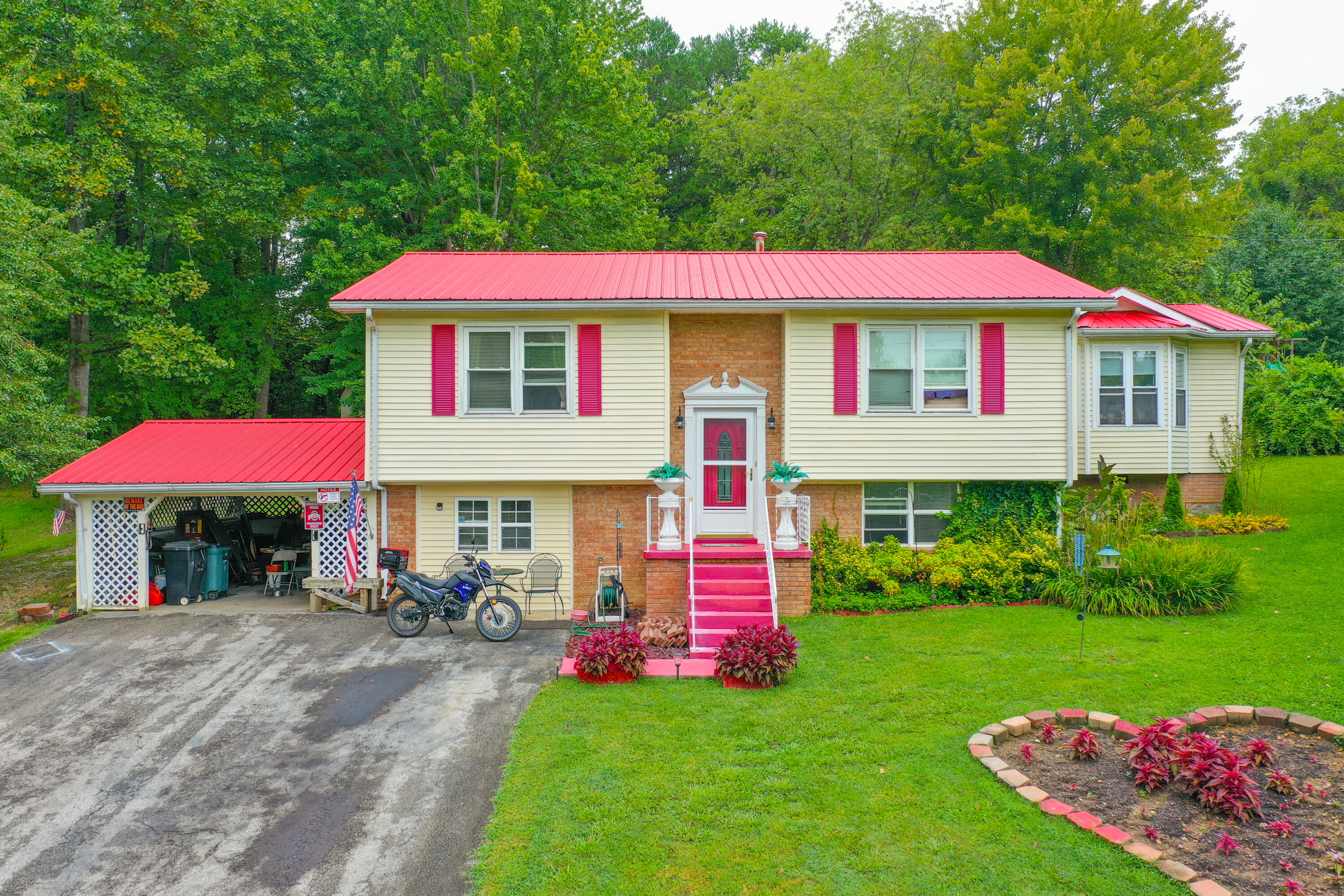 106 Lynn Acres Road Property Photo 1
