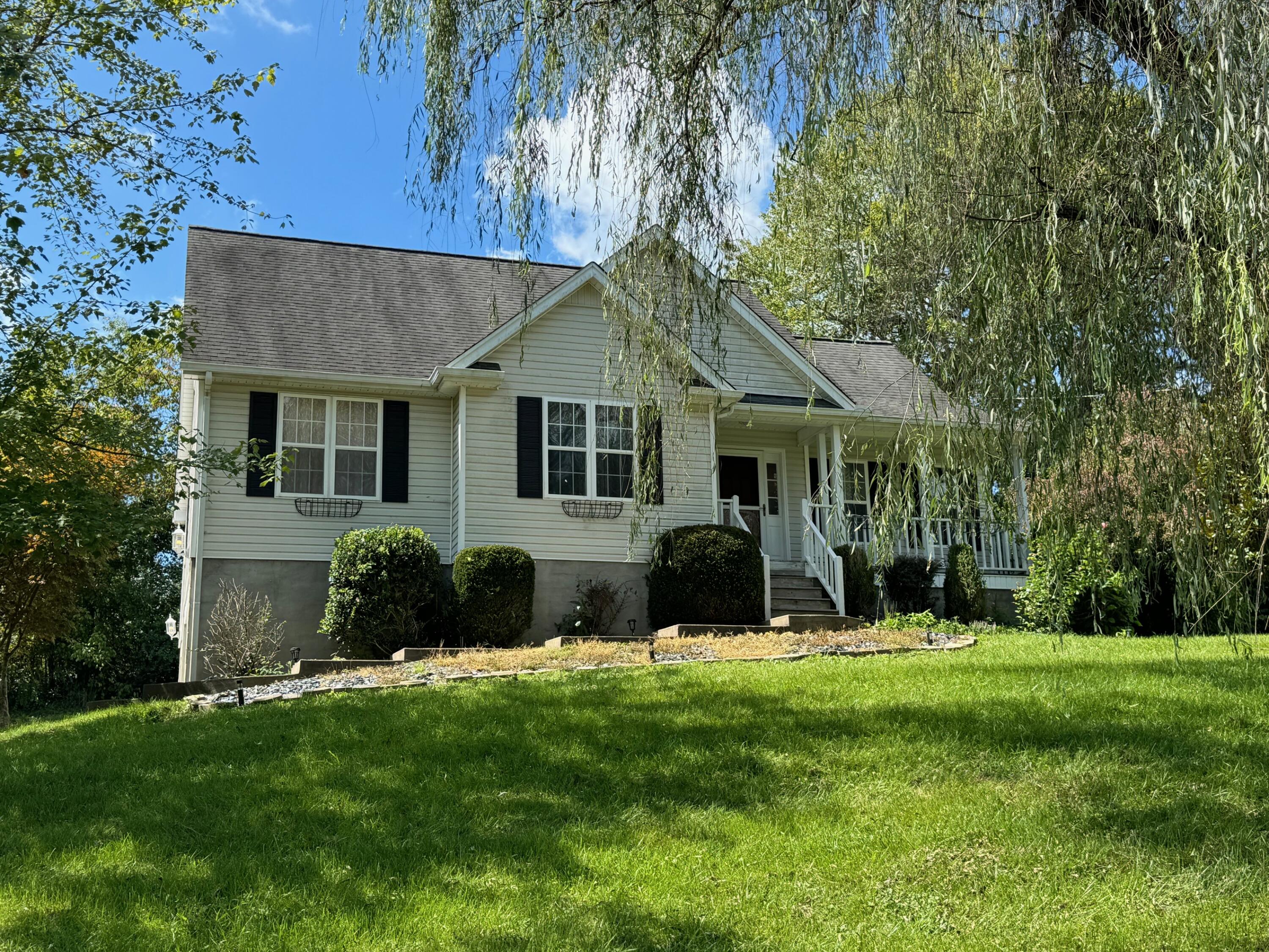 121 Clay Lucas Drive Property Photo 1