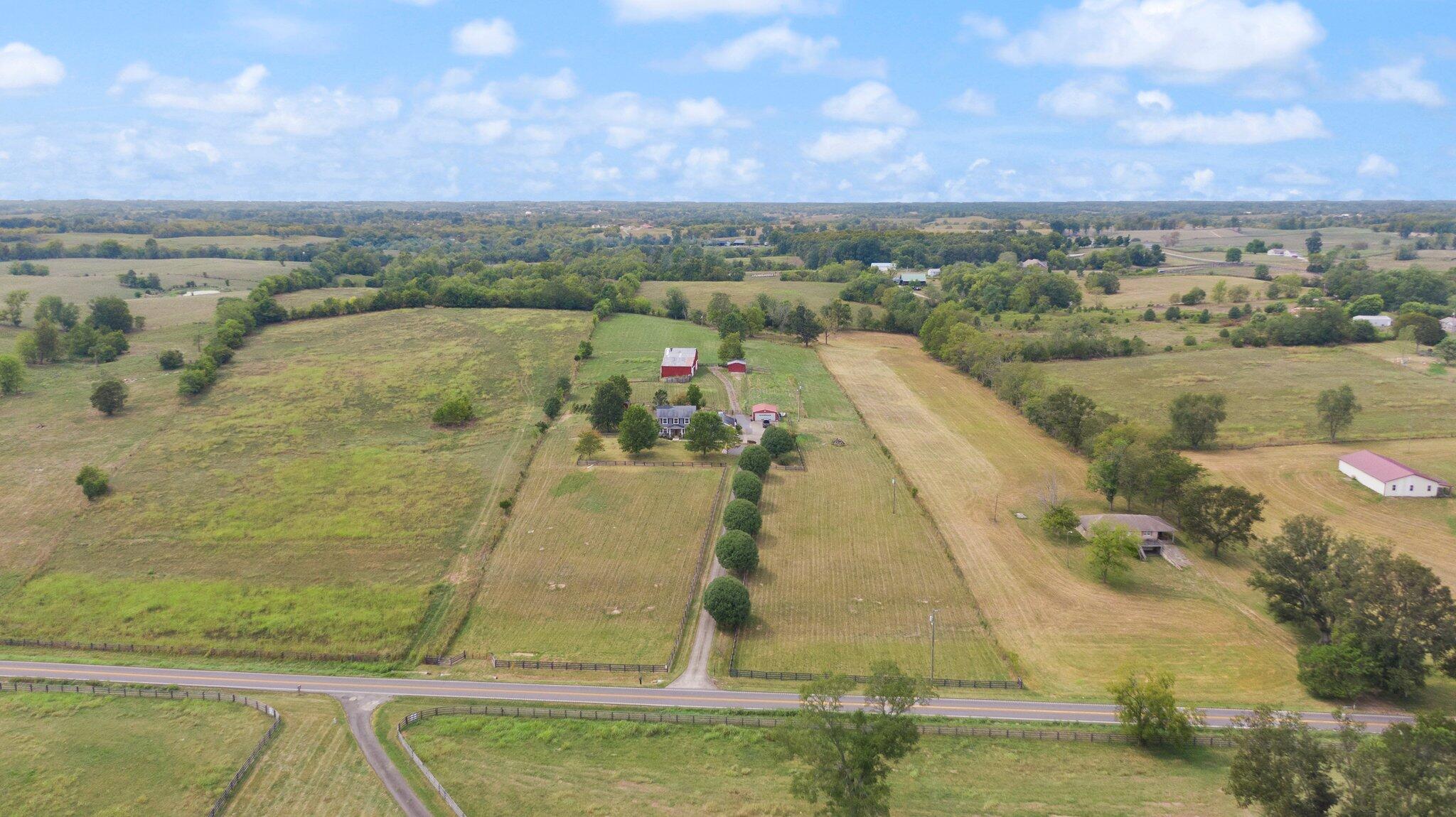 2325 Harrodsburg Road Property Photo 1