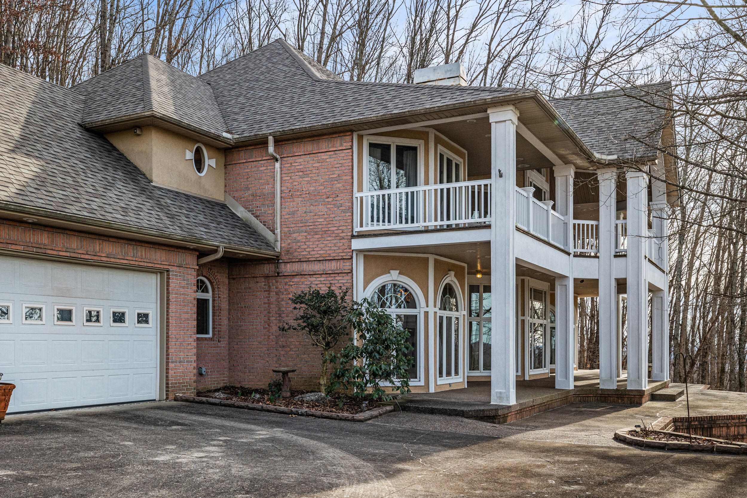 3396 Woodhaven Drive Property Photo 1