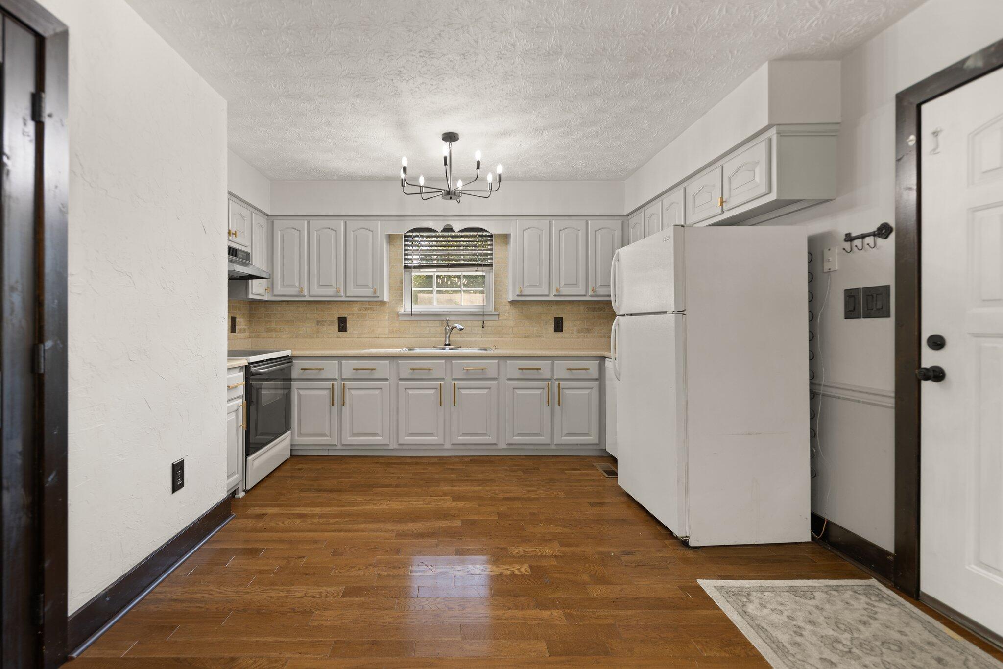 15 Reece Boulevard Property Photo 2