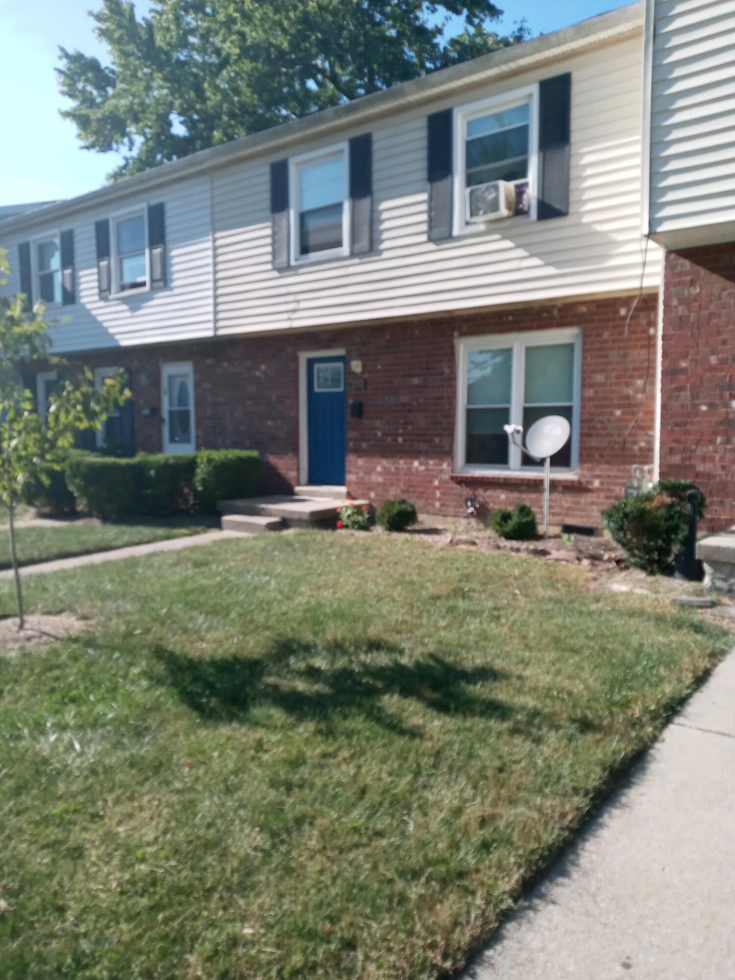 290 Hedgewood Court Property Photo 1