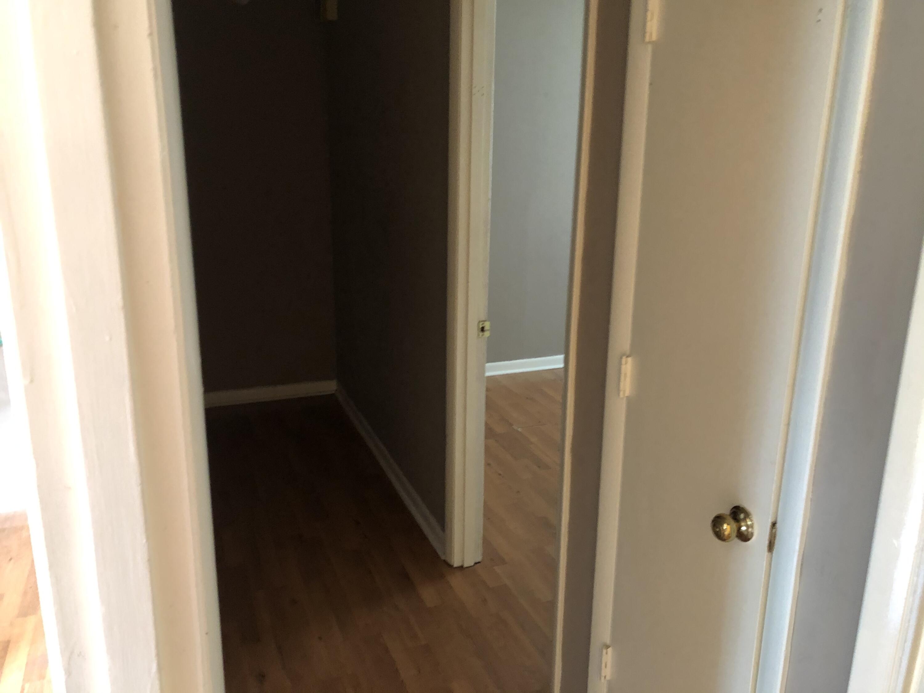290 Hedgewood Court Property Photo 15