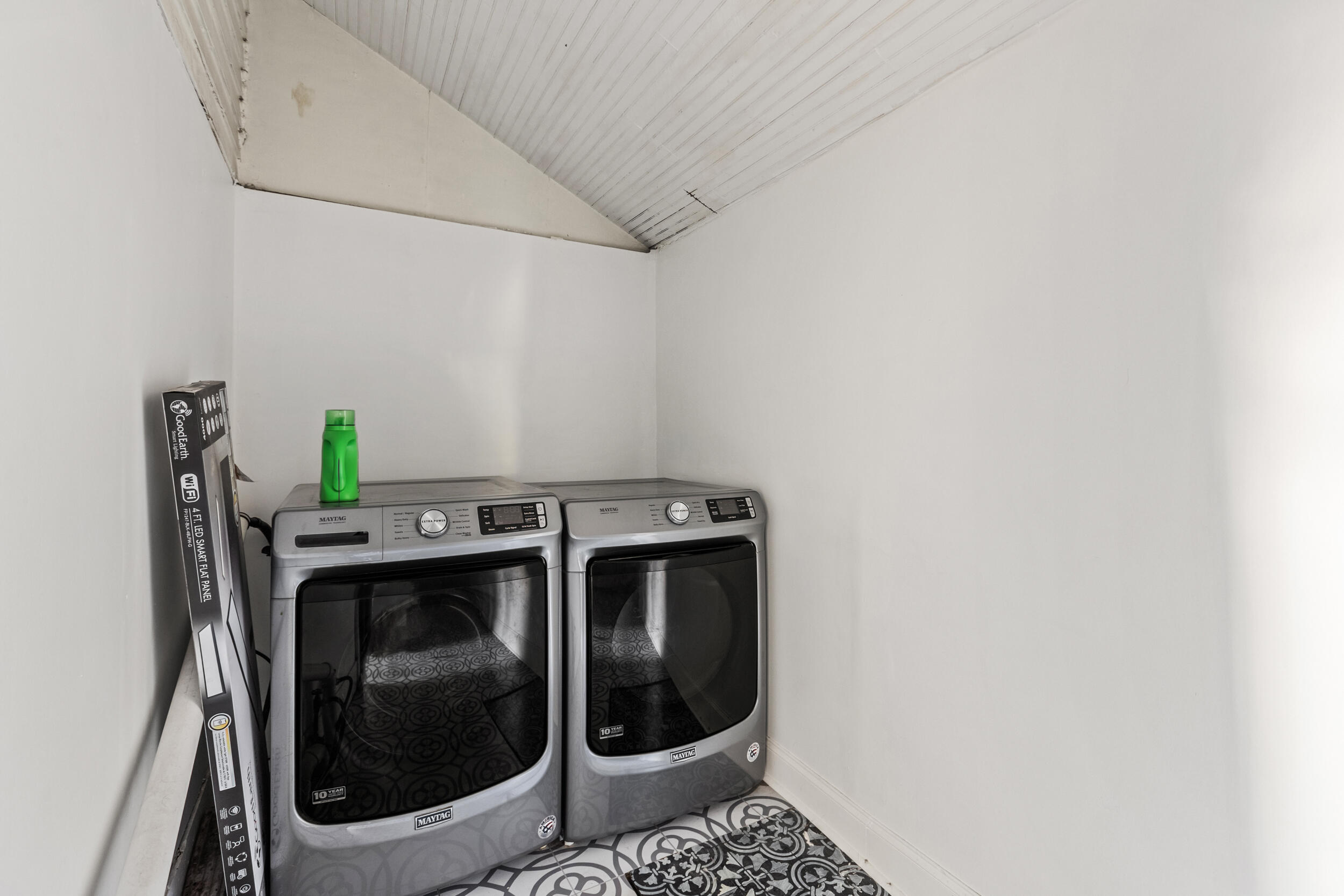 145 Myrtle Avenue Property Photo 10