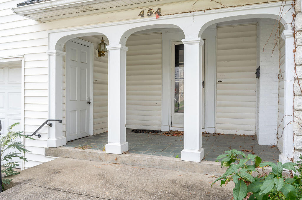 454 Big Hill Avenue Property Photo 11