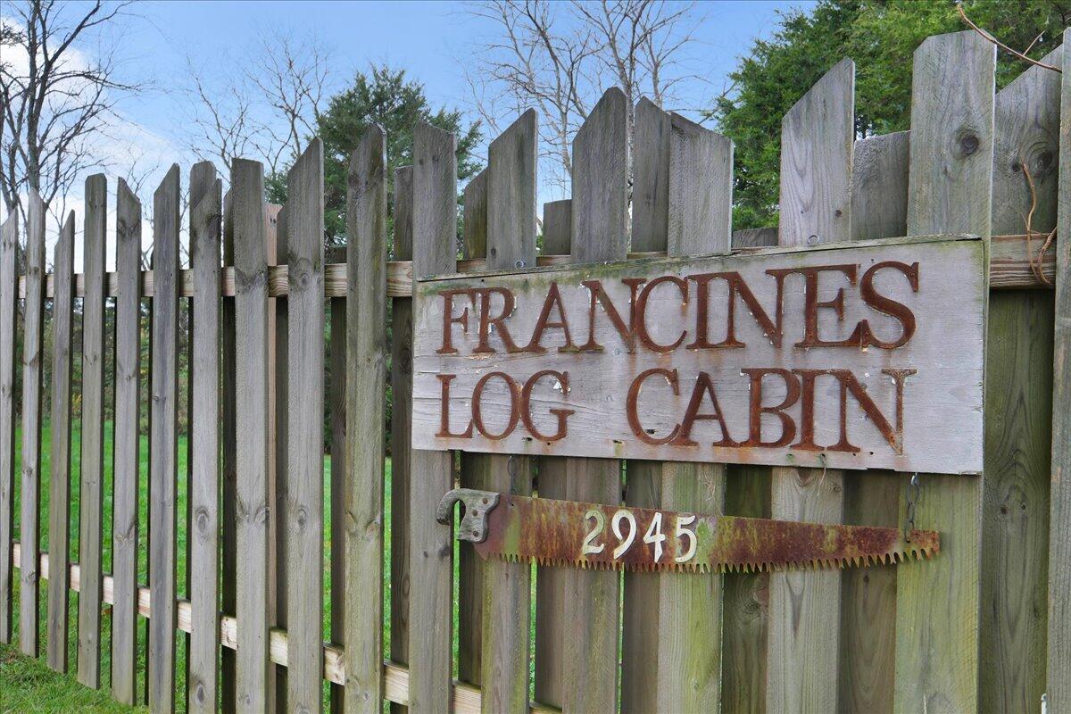 2945 North Greenbrier Road