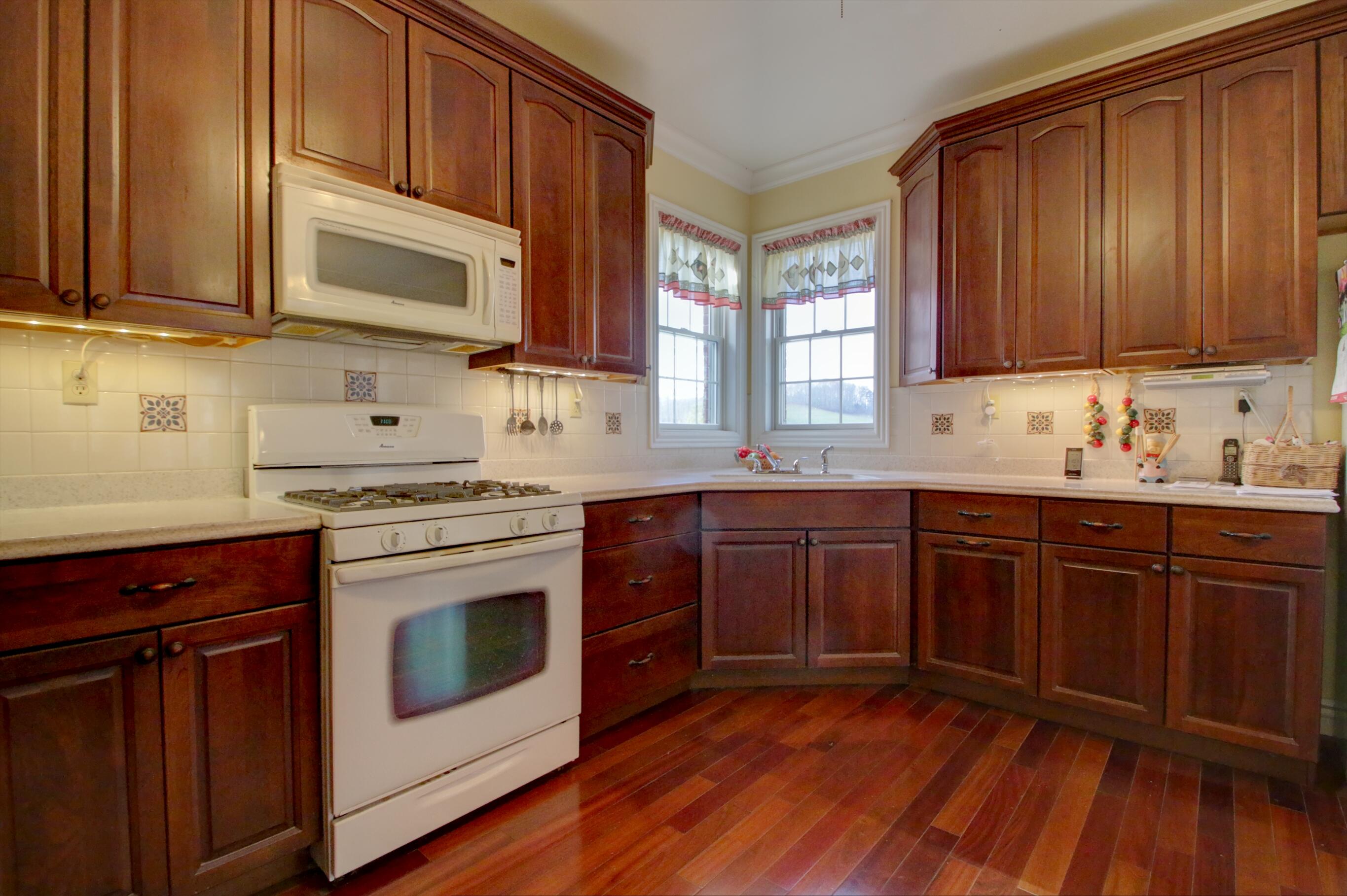 225 Hilltop Road Property Photo 18