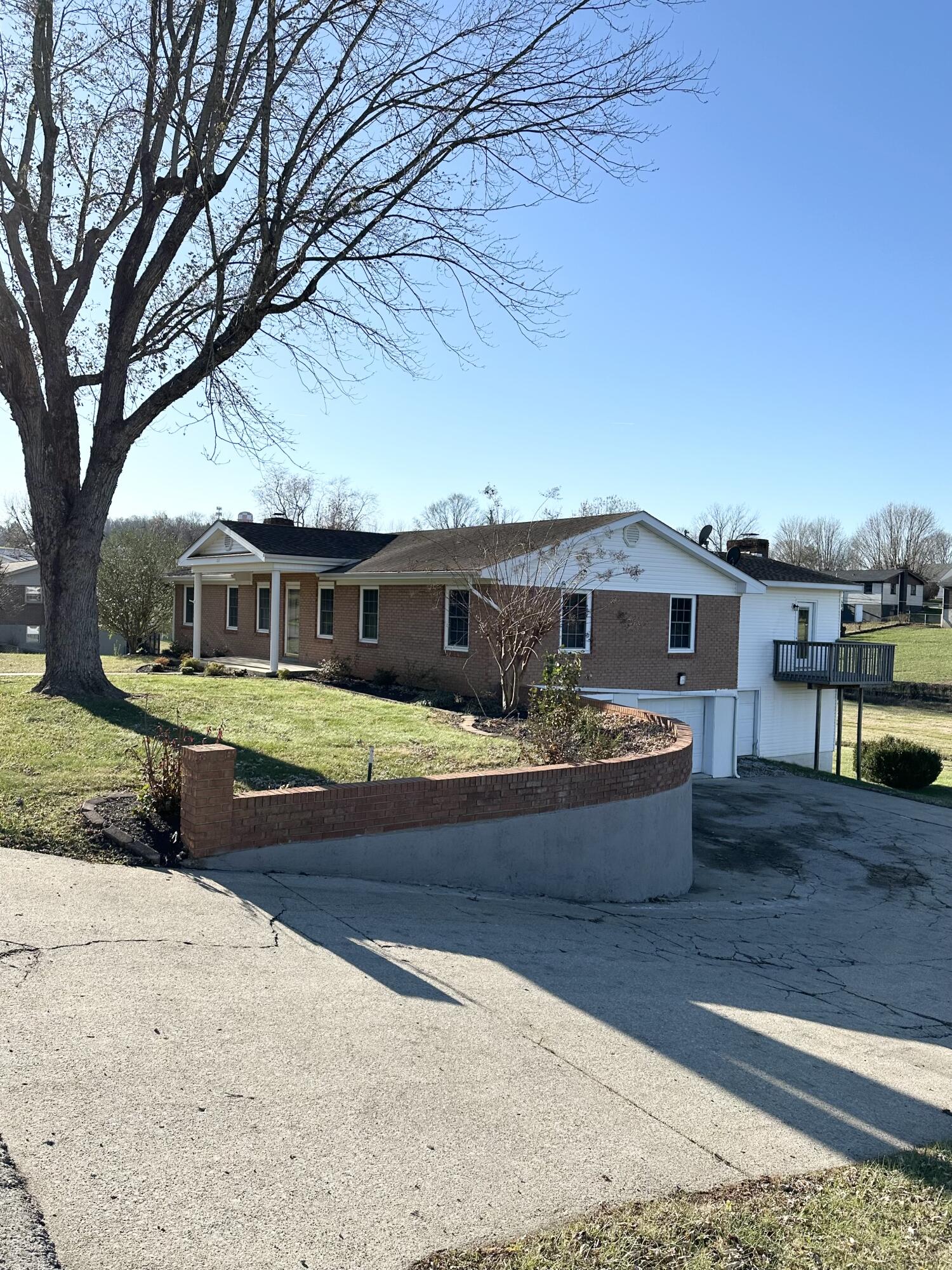 222 Walnut Avenue Property Photo 1